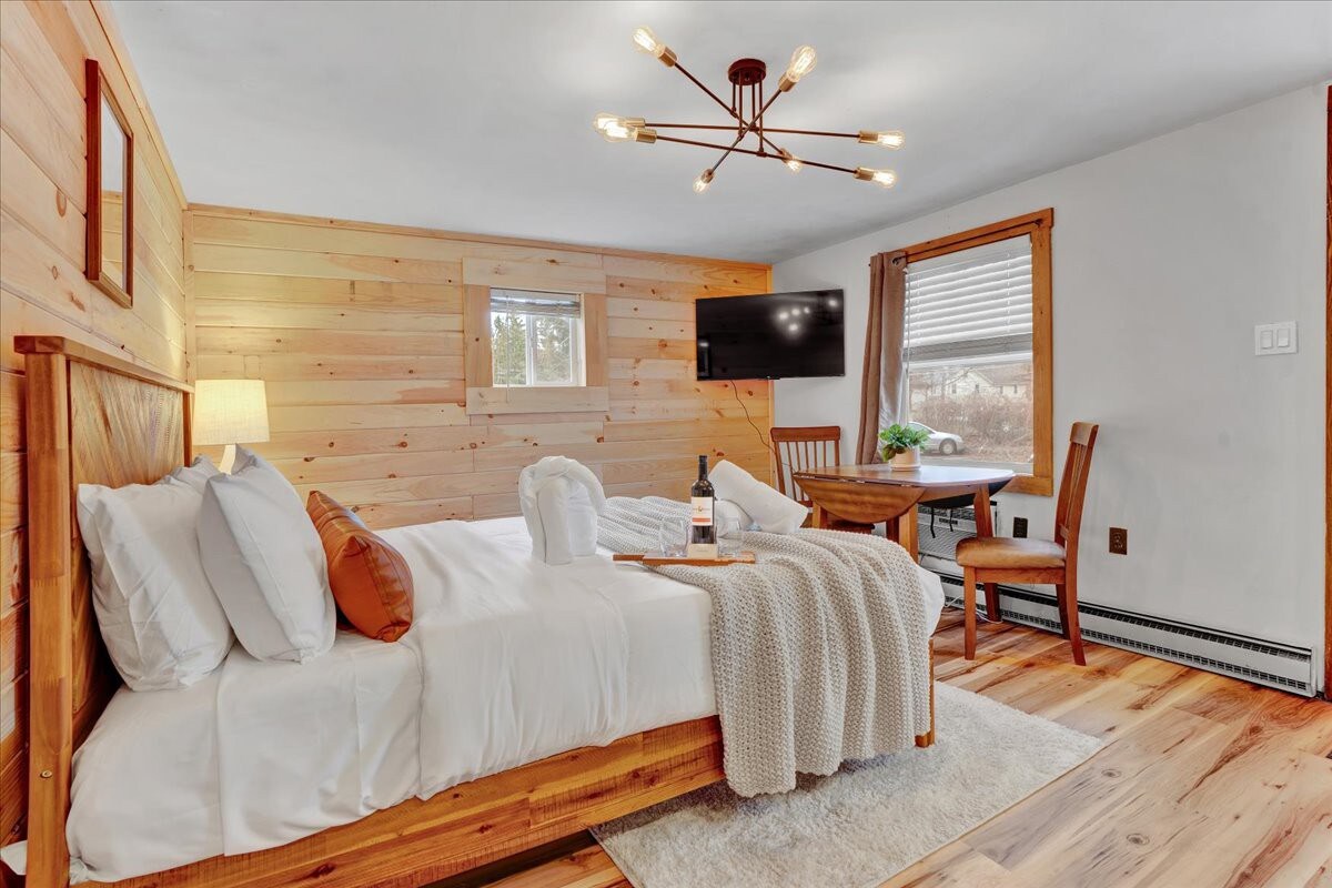 Elements Pocono Cabin | Pickleball | Firepits