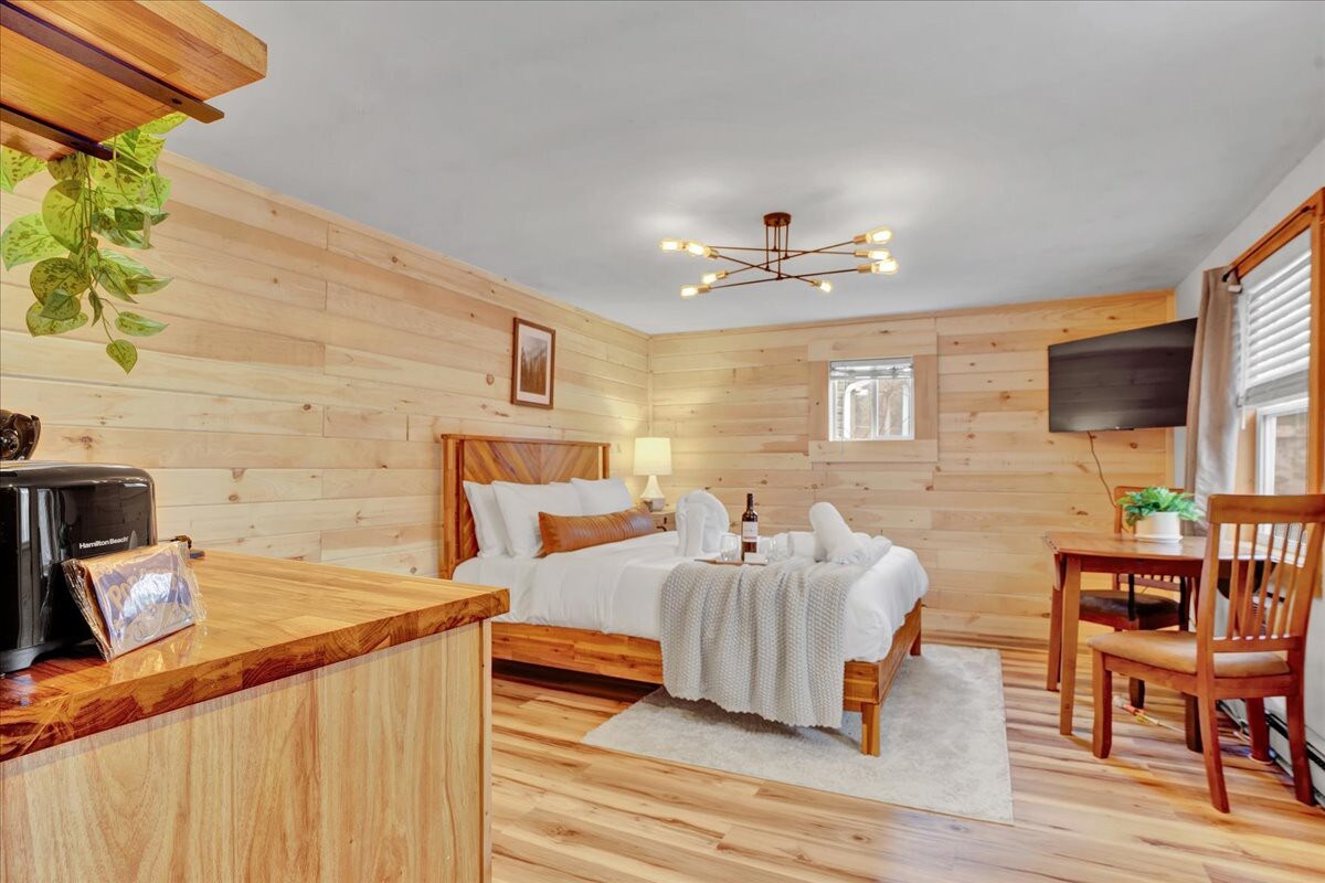Elements Pocono Cabin | Pickleball | Firepits