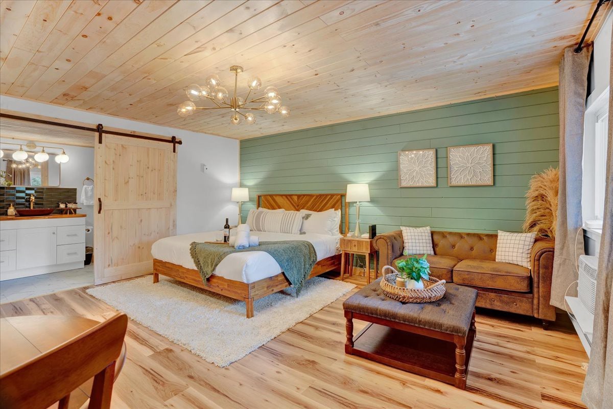 Elements Pocono Modern | Firepits | Pet Friendly — Barrett Township, PA — vacation rental