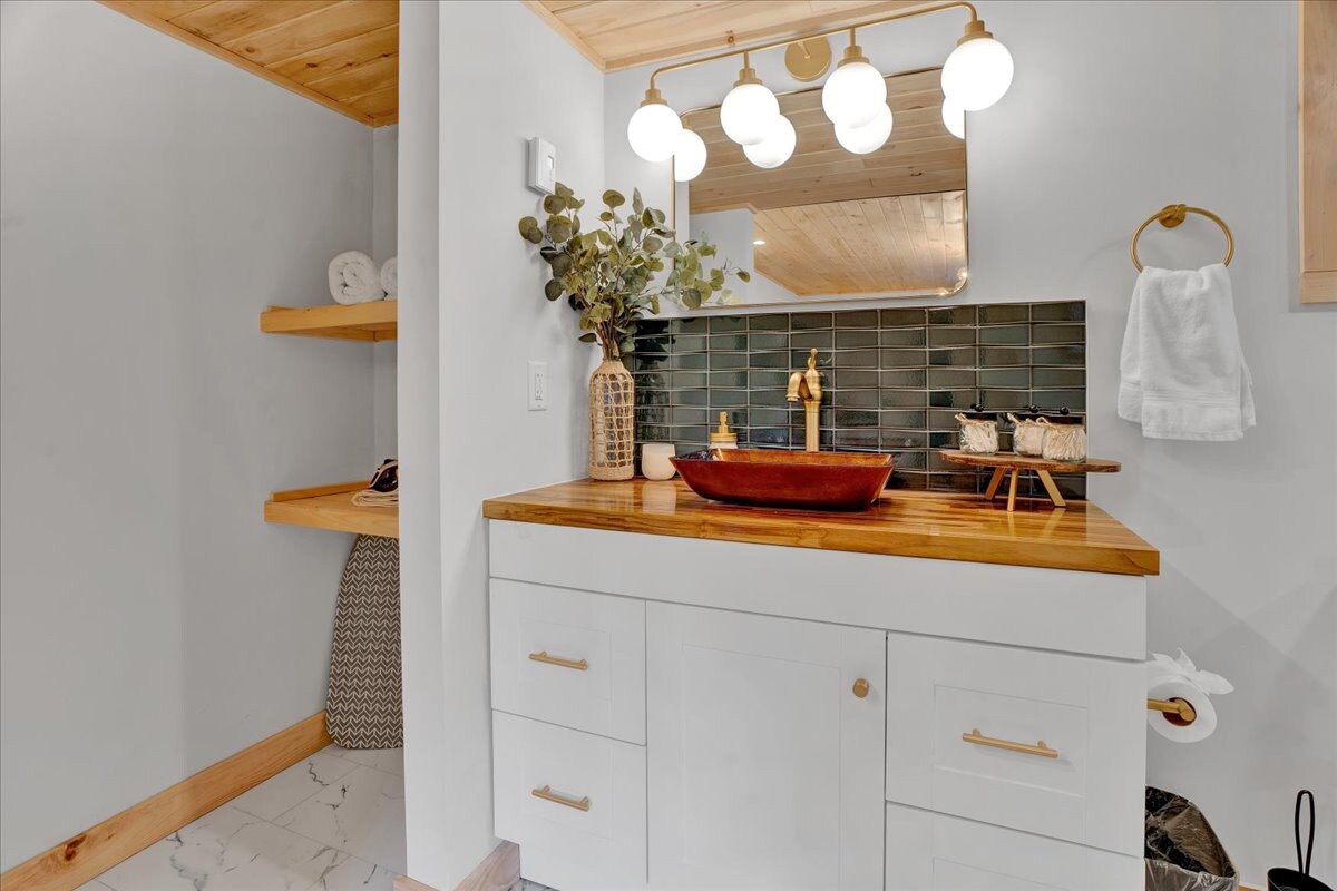 Elements Pocono Modern | Firepits | Pet Friendly