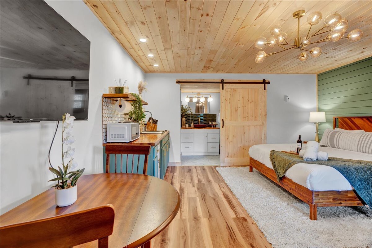 Elements Pocono Modern | Firepits | Pet Friendly