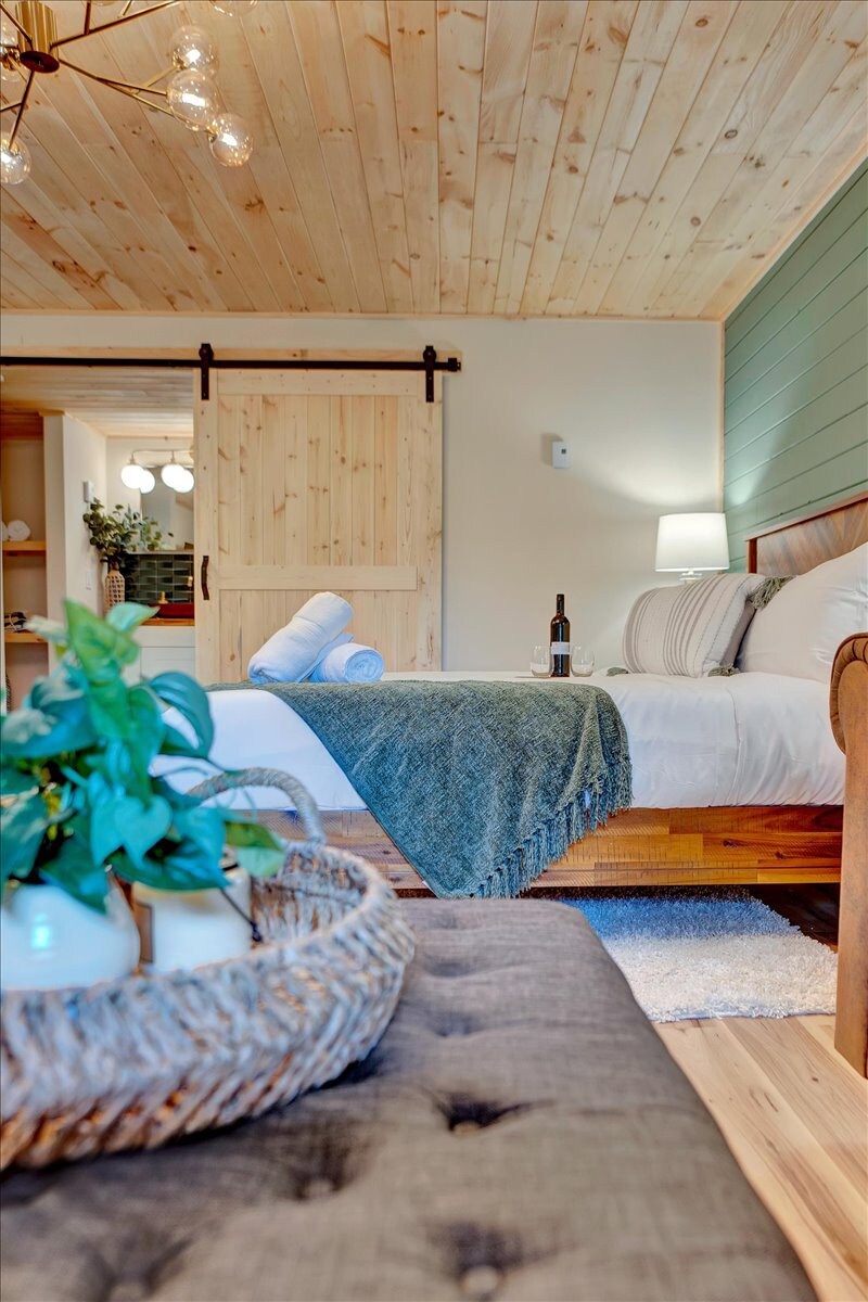 Elements Pocono Modern | Firepits | Pet Friendly