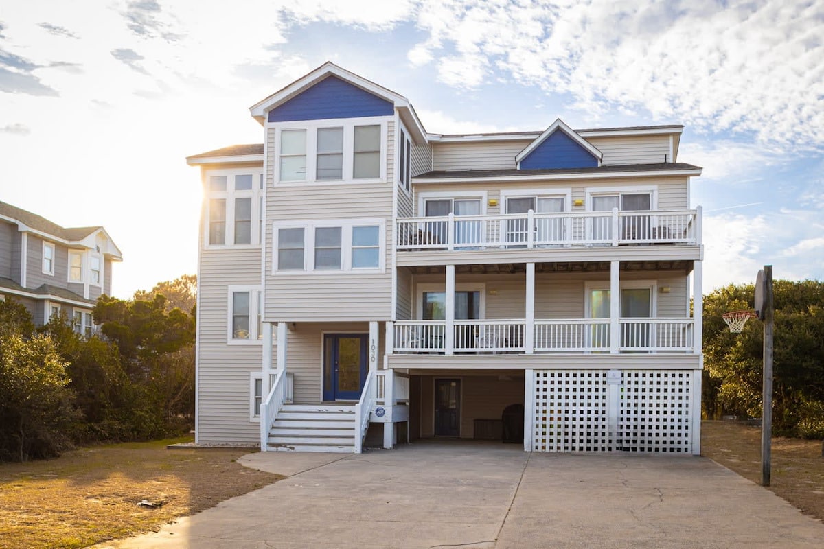 Less than 5min Walk to Beach with Pool, Fire Pit — Corolla, NC — vacation rental