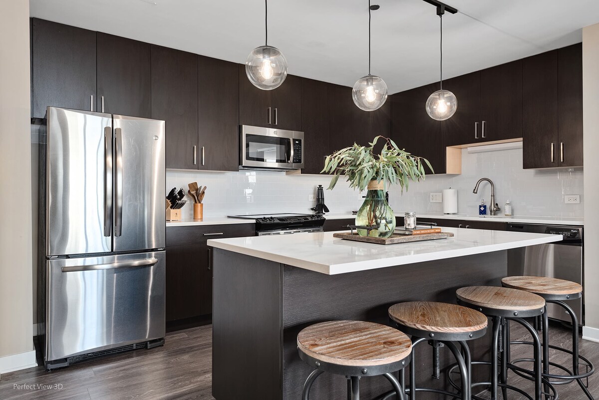 Luxury Meets Fun: Downtown PH w/ Private Game Room interior 2