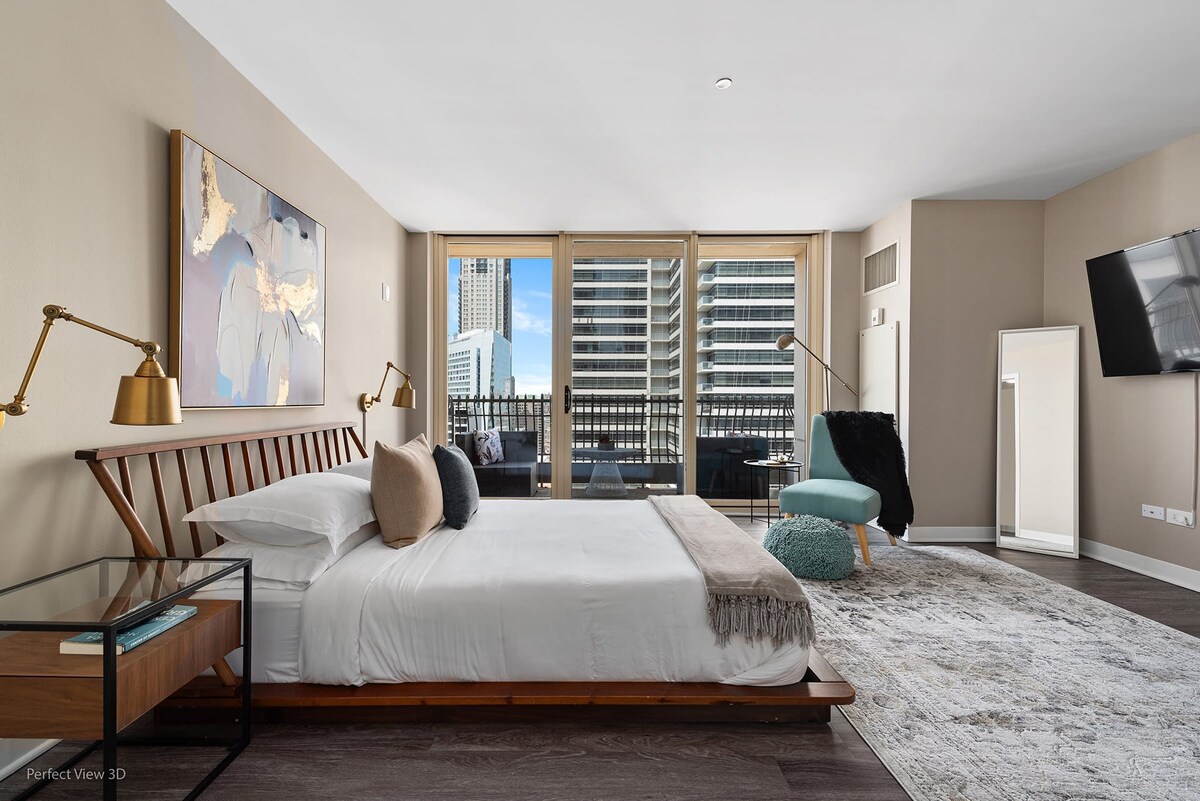 Luxury Meets Fun: Downtown PH w/ Private Game Room interior 3
