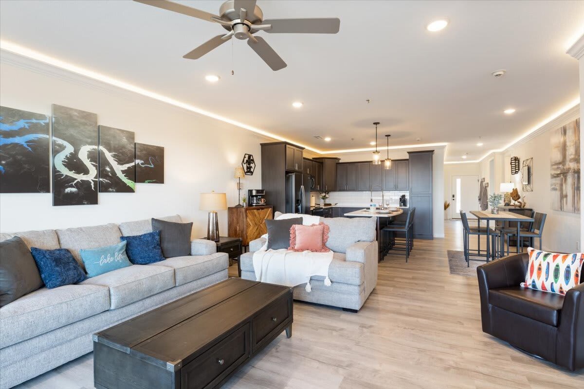 Waterview Retreat in Osage Beach with Public Dock and Community Pool — Osage Beach, MO — vacation rental