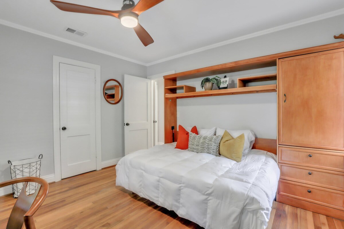 Mid-Century Bungalow - Blue Mile & Close to GSU! 3