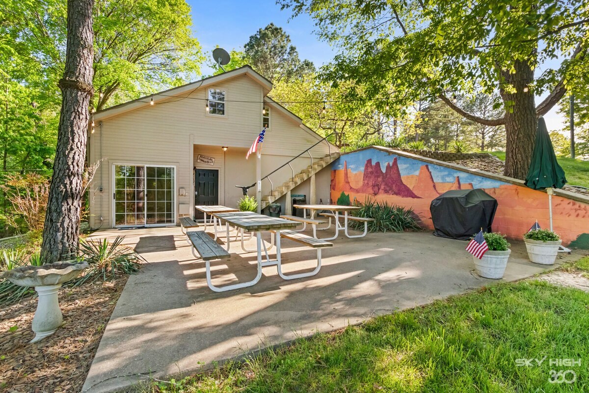 The Big Chill at Beaver Lake Breathtaking views — Rogers, AR — vacation rental