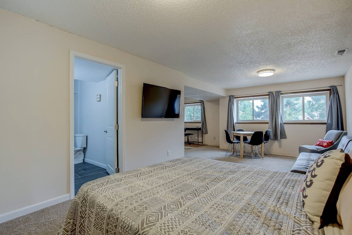 Bright & Cozy Studio Apartment in Colorado Springs in Colorado Springs, CO
