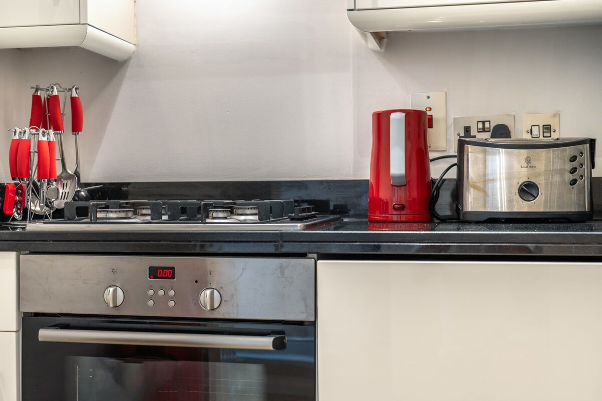 2B Apartment next to Park Lane in Hertford Street W1J 7SS - Property image 13 - VivreStays