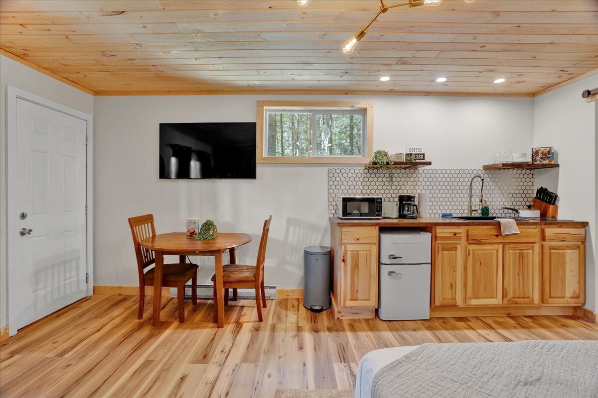 Stunning Pocono Modern | Firpits | Pets OK
