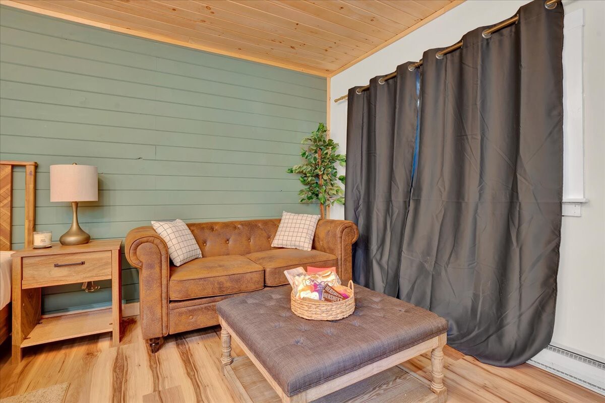Stunning Pocono Modern | Firpits | Pets OK