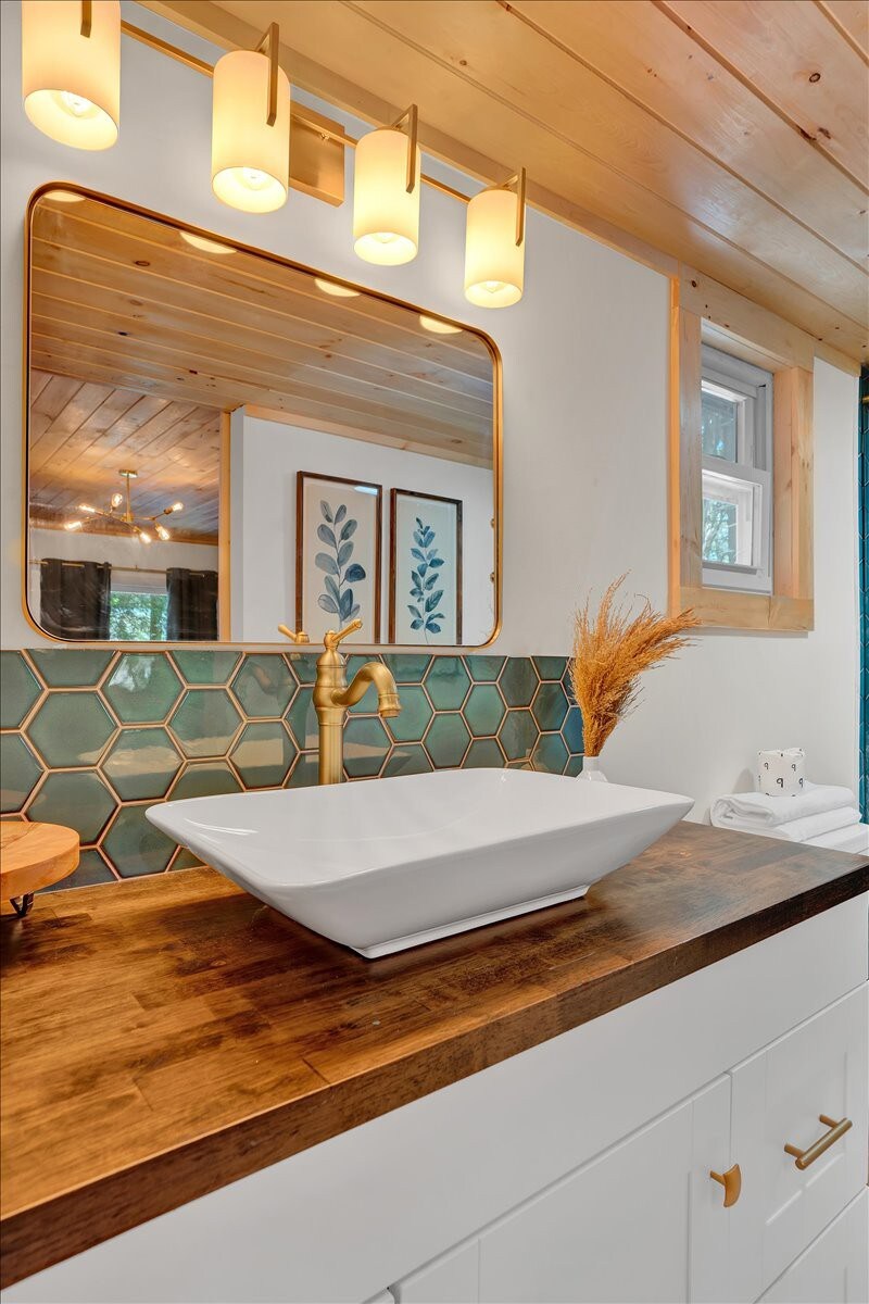 Stunning Pocono Modern | Firpits | Pets OK