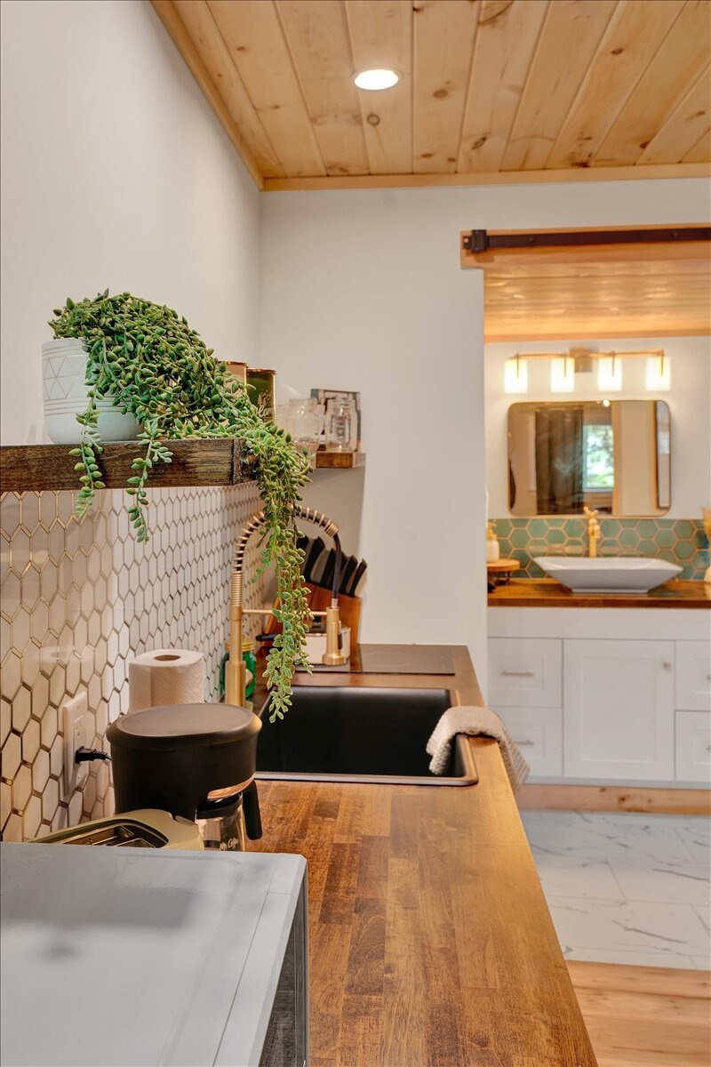 Stunning Pocono Modern | Firpits | Pets OK
