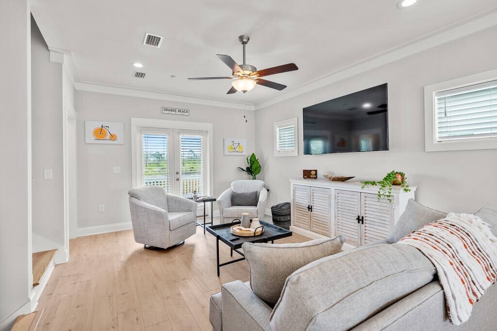 Dog Friendly|Beach House|Walk to Beach|sleeps 9! — Orange Beach, AL — vacation rental