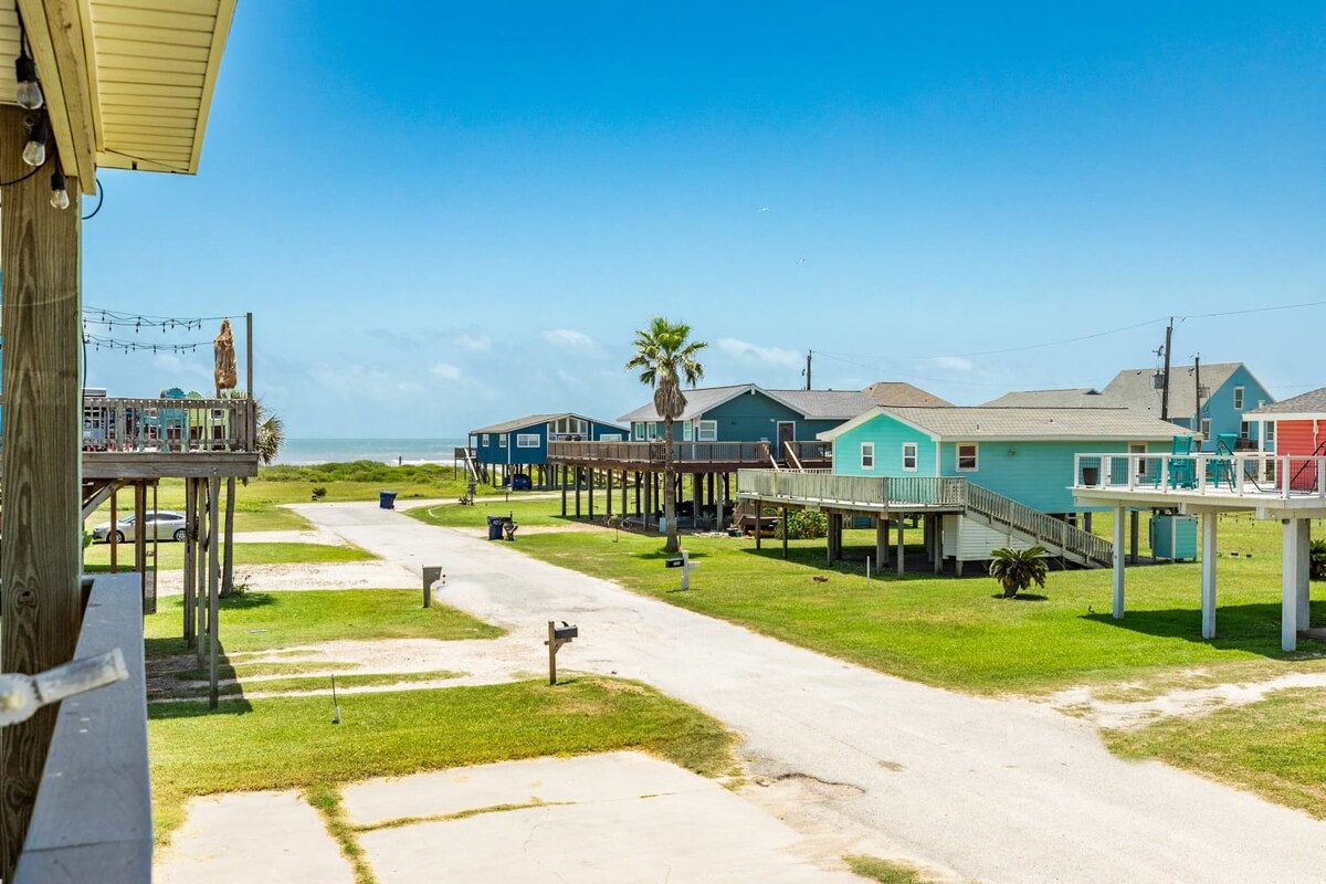 7 Palms of Surfside Fenced Yard Pup Friendly Perks 3