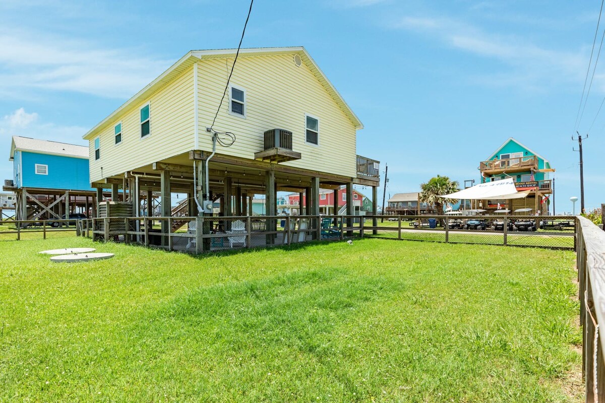 7 Palms of Surfside Fenced Yard Pup Friendly Perks 6