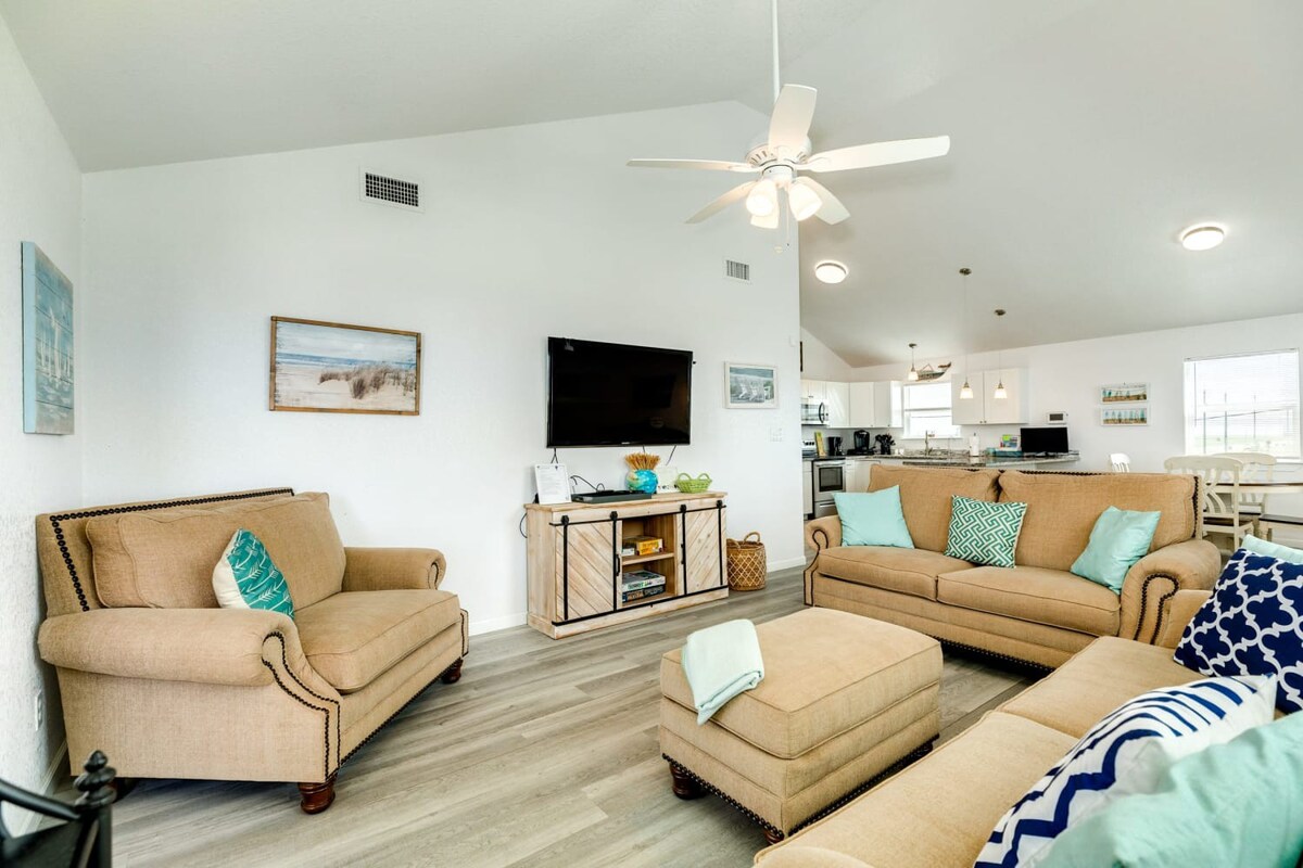 7 Palms of Surfside Fenced Yard Pup Friendly Perks 9