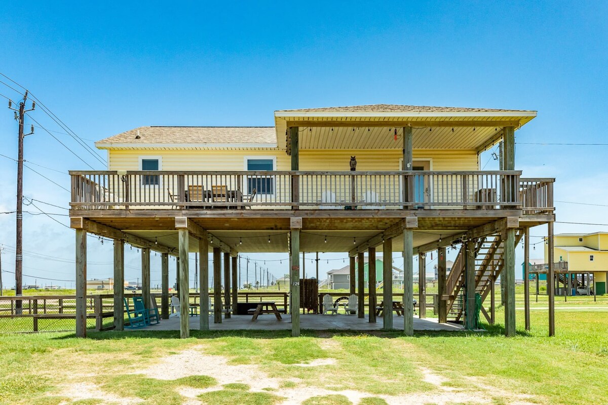 7 Palms of Surfside Fenced Yard Pup Friendly Perks 4