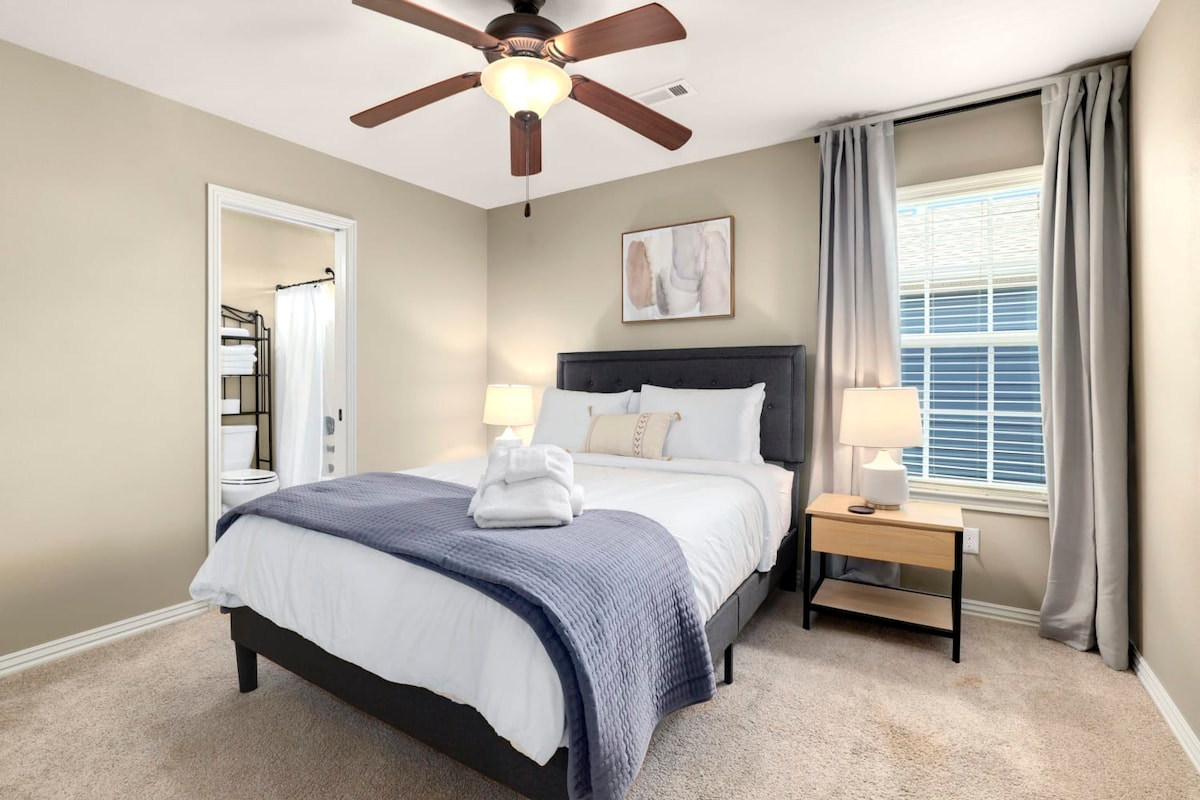 Keats Retreat - 5 mi to DT Fayetteville 5