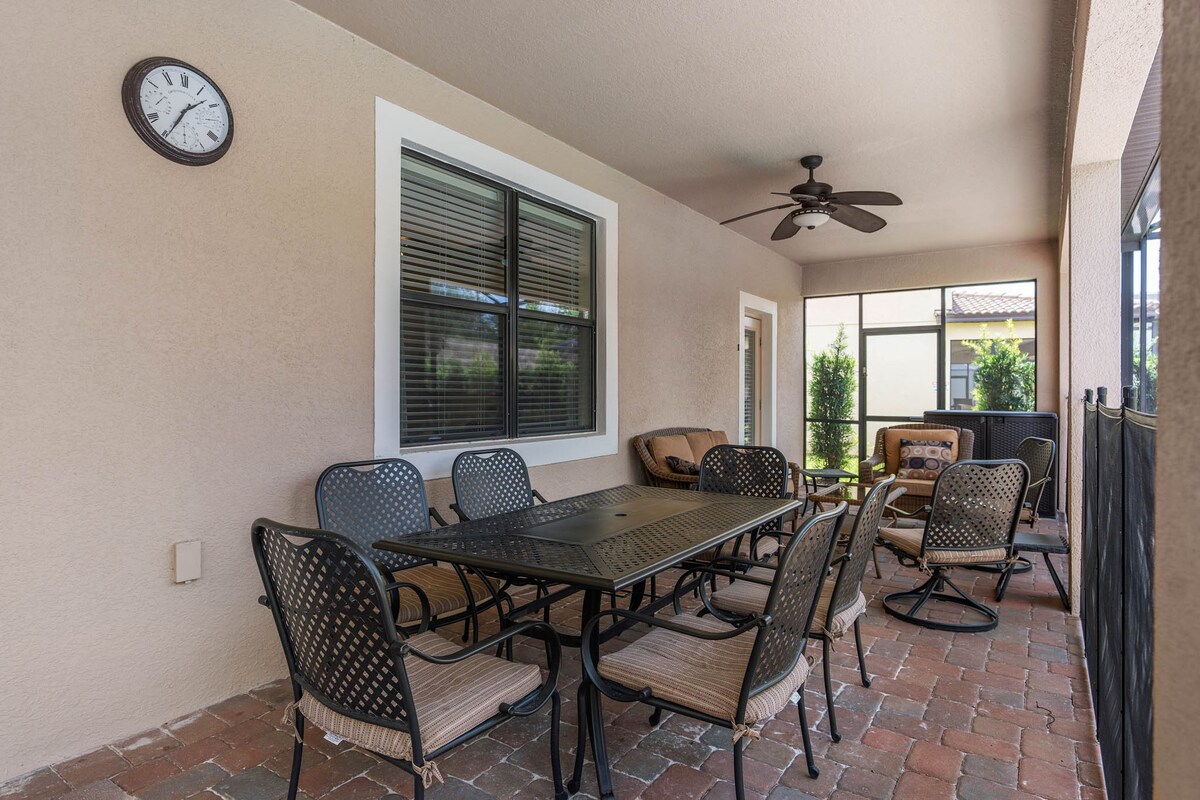 Sleeps 15! + Heated Pool+ Lazy River + Game room