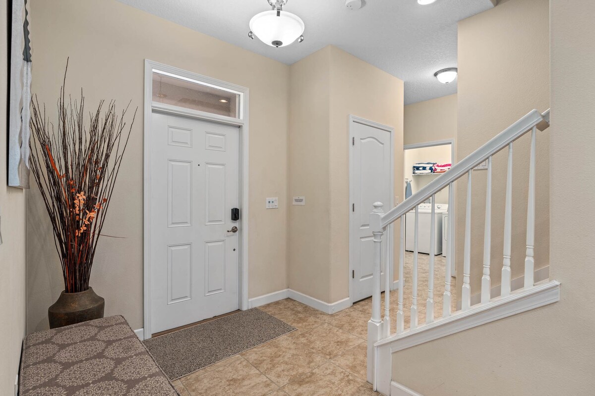 Sleeps 15! + Heated Pool+ Lazy River + Game room