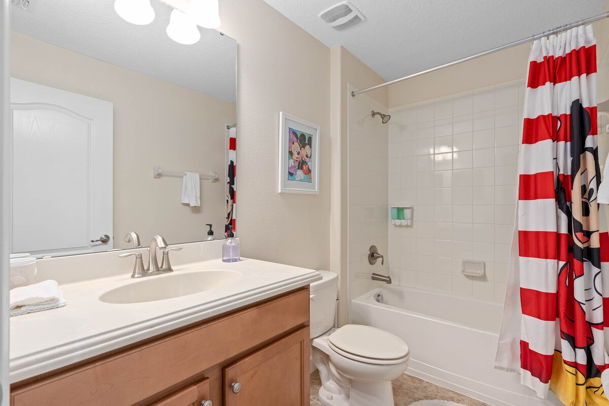 Sleeps 15! + Heated Pool+ Lazy River + Game room