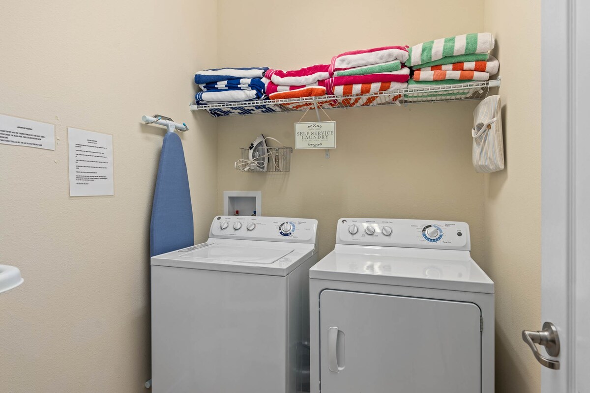 Sleeps 15! + Heated Pool+ Lazy River + Game room