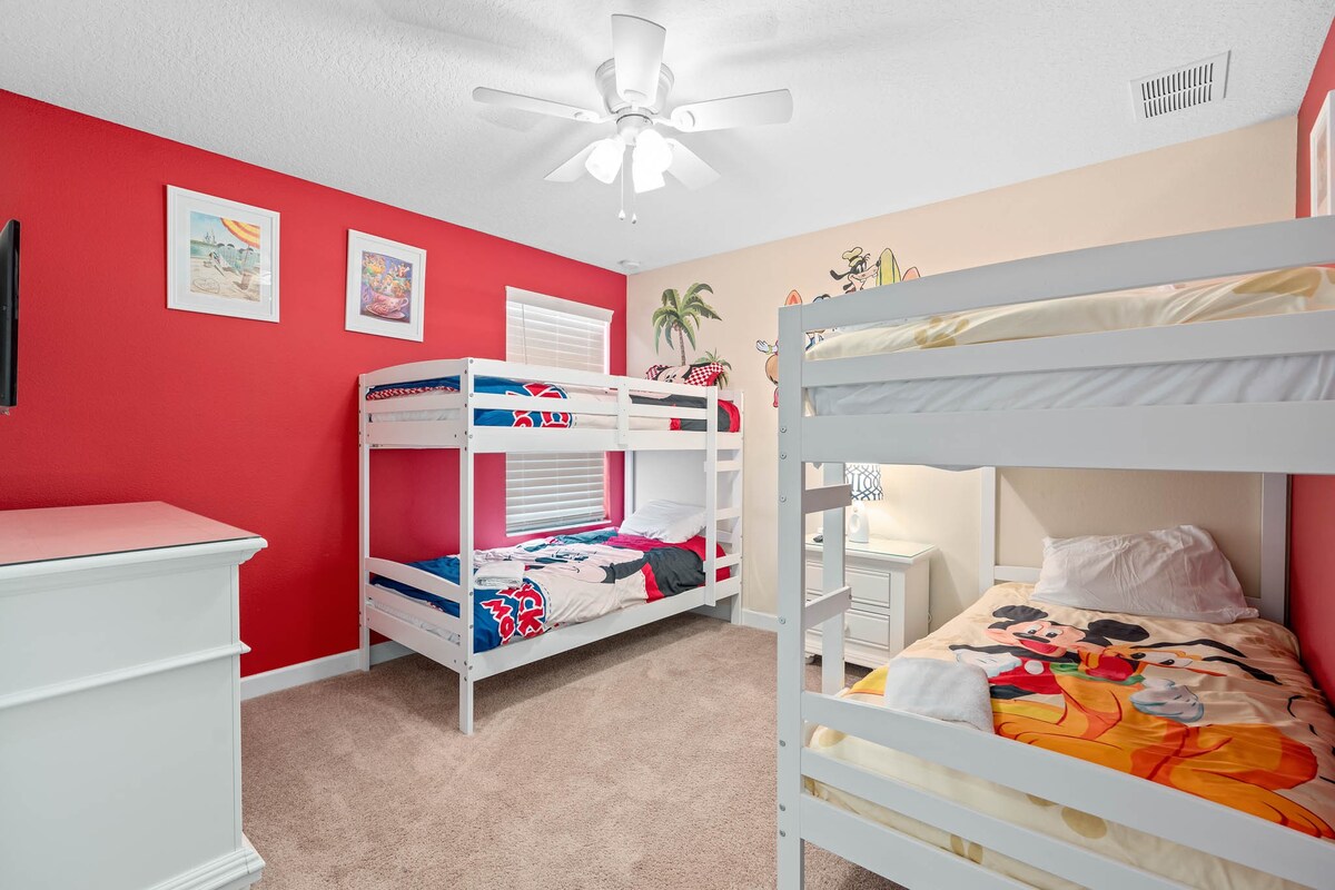 Sleeps 15! + Heated Pool+ Lazy River + Game room