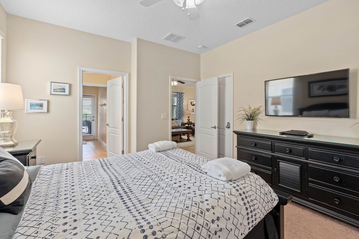 Sleeps 15! + Heated Pool+ Lazy River + Game room