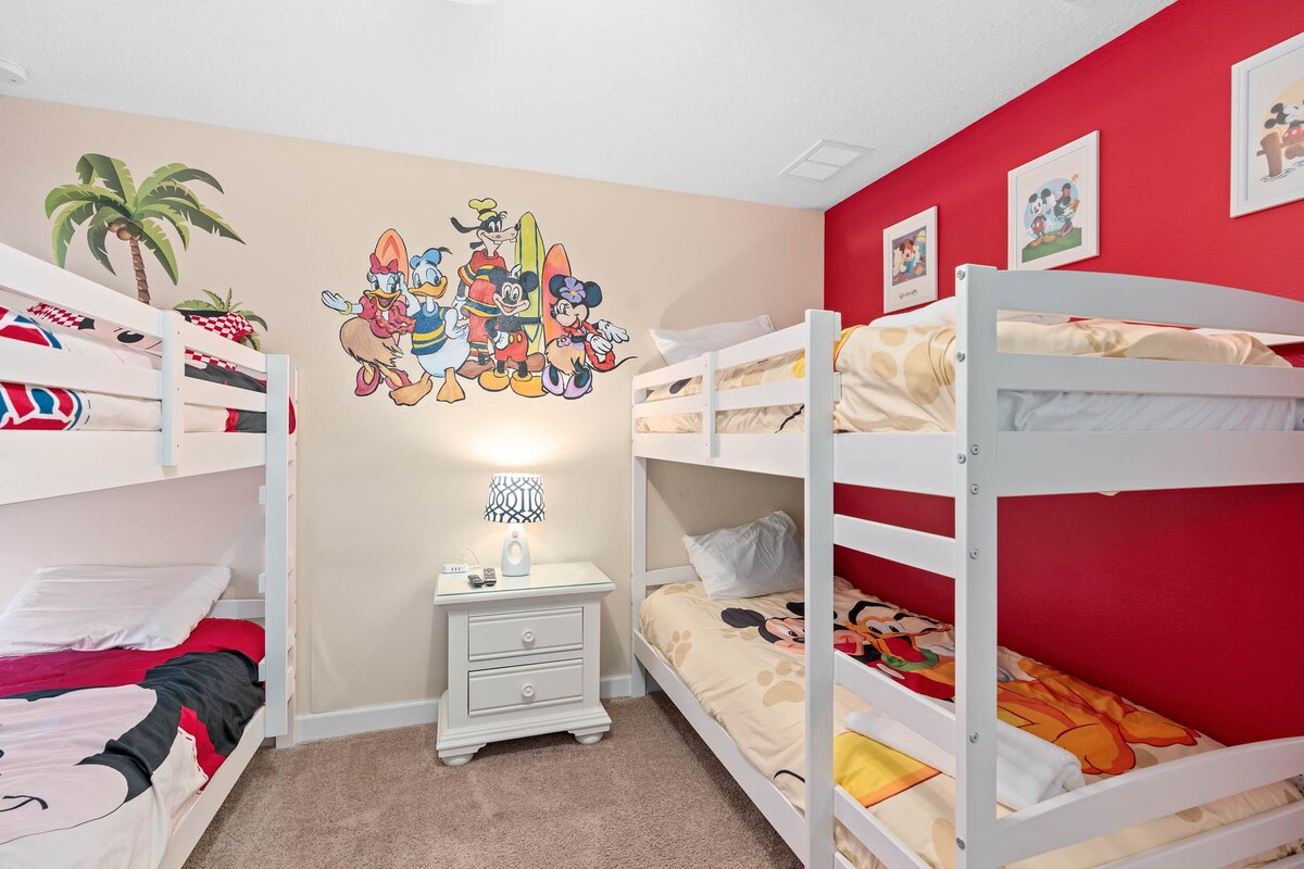 Sleeps 15! + Heated Pool+ Lazy River + Game room