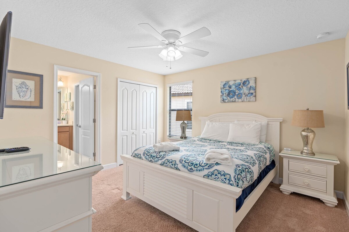 Sleeps 15! + Heated Pool+ Lazy River + Game room