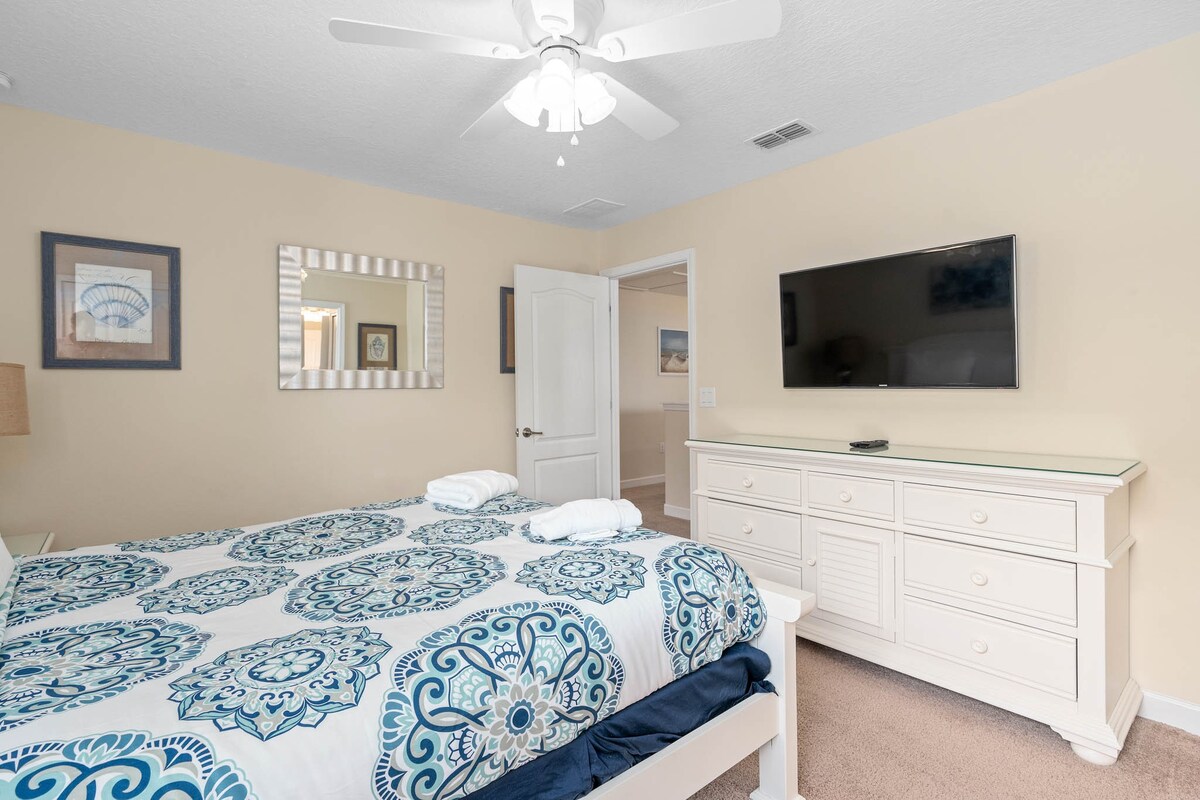 Sleeps 15! + Heated Pool+ Lazy River + Game room