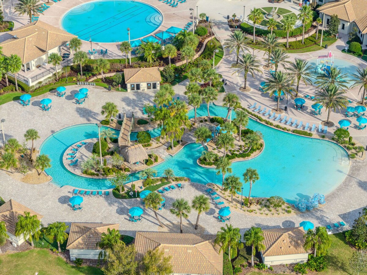 Sleeps 15! + Heated Pool+ Lazy River + Game room