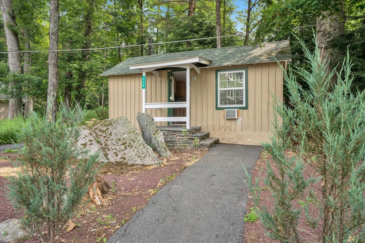 Elements Modern Pocono Cottage | Pickle | Firepits