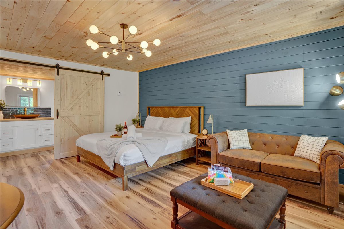 Elements Pocono Modern | Firepits | Pet-Friendly — Barrett Township, PA — vacation rental
