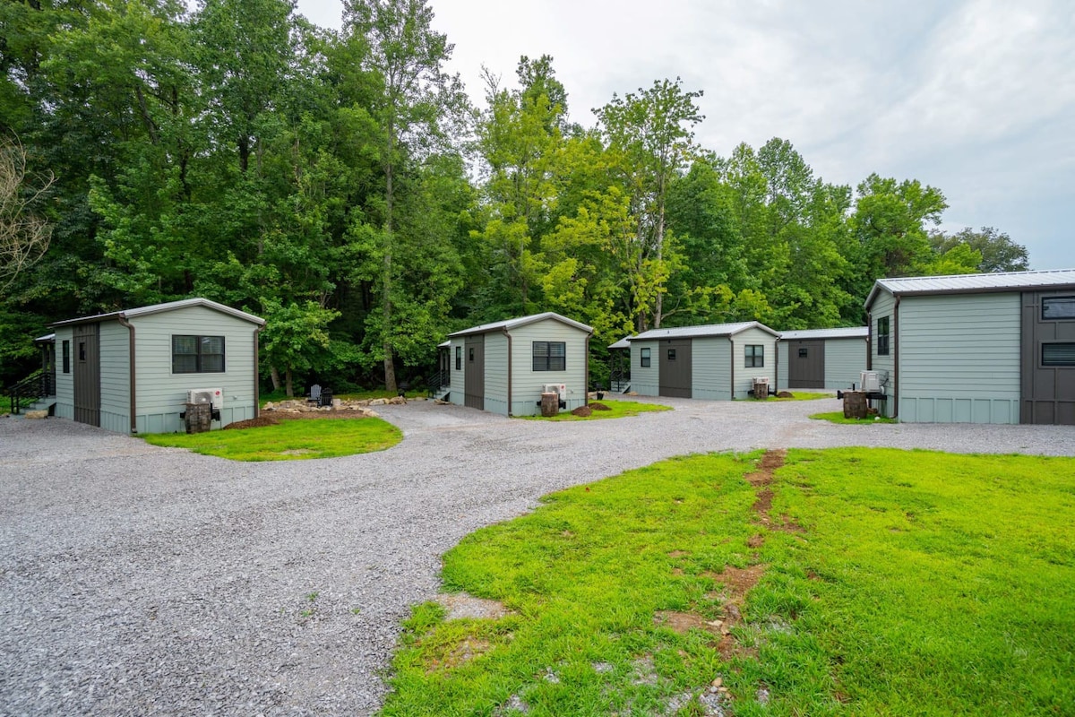 Water View Cabin - Fishing Lake - Groundhog Cabin | Creekside Hideaway