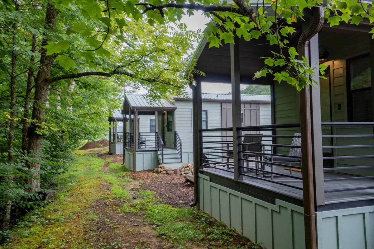 Creek View Tiny Home, Firepit, Fishing | Trout Cabin | Creekside Hideaway