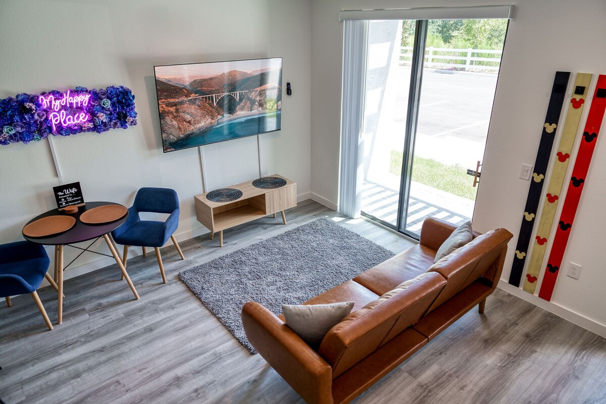 Themed home near Disney w/ pool access