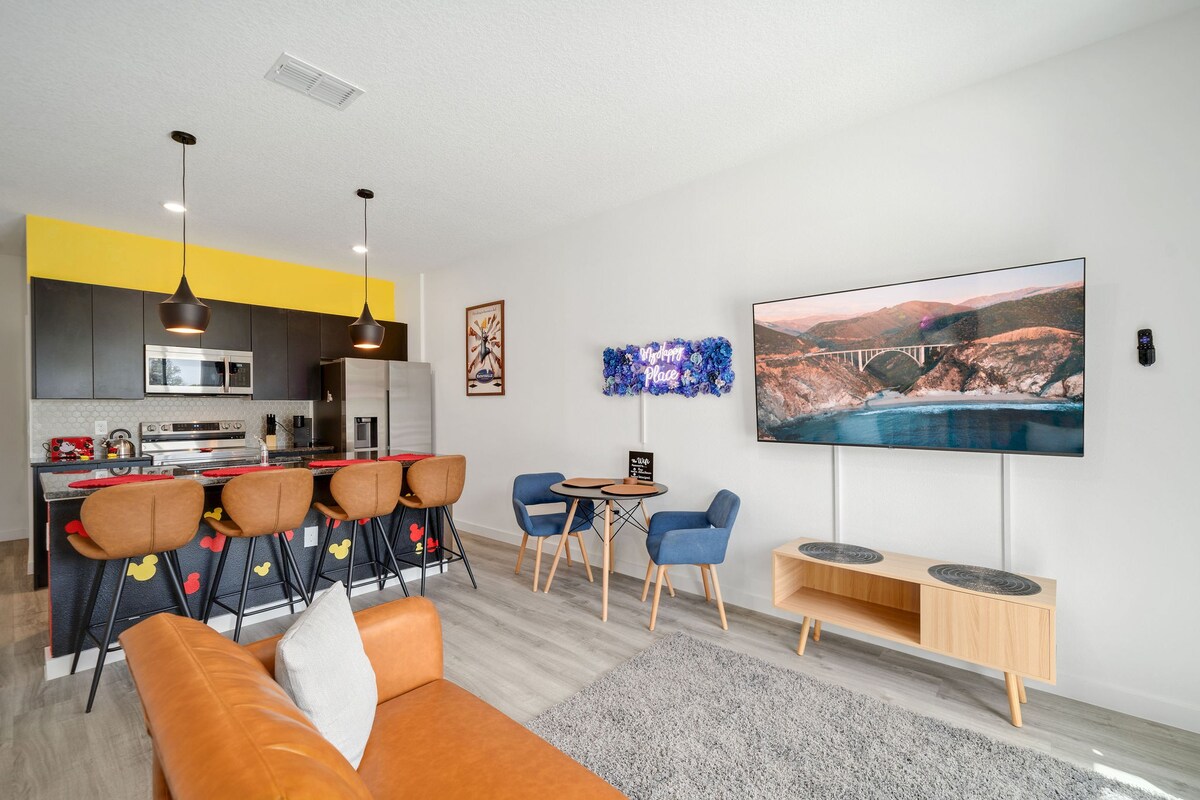 Themed home near Disney w/ pool access