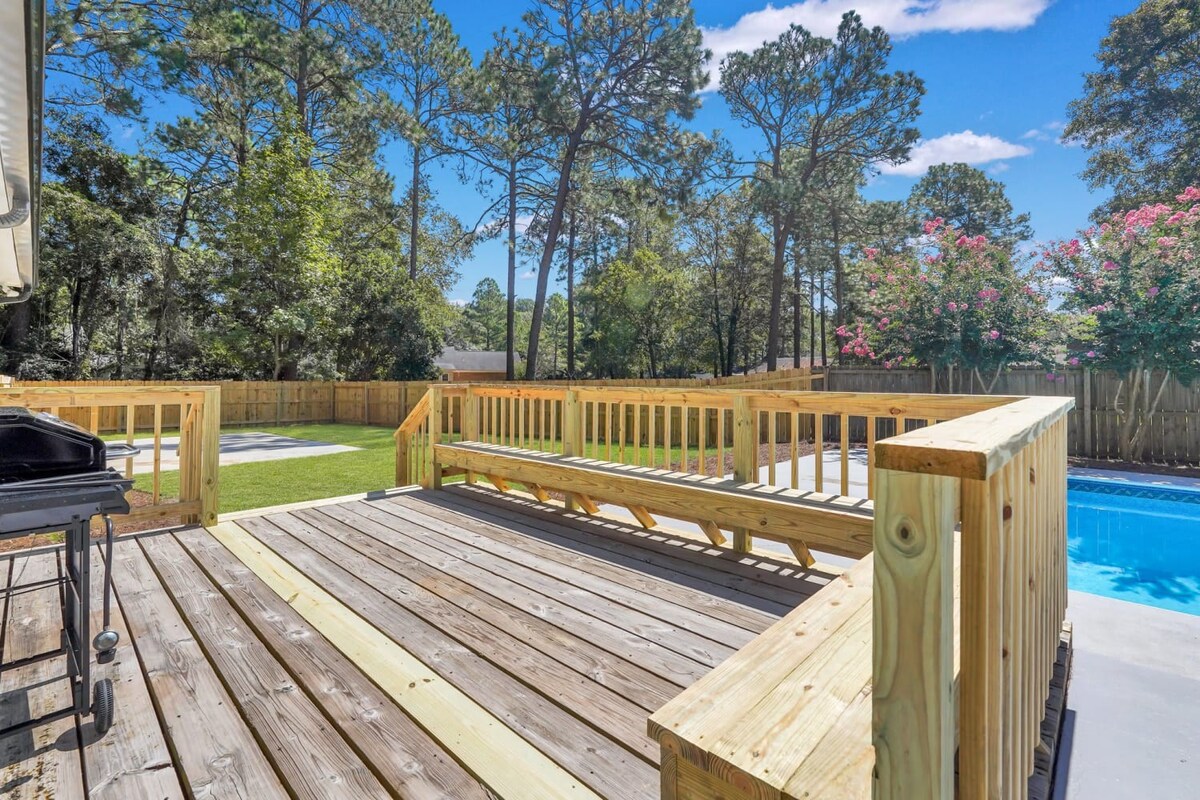 Southern Splash Retreat Poolside Paradise by GSU 3