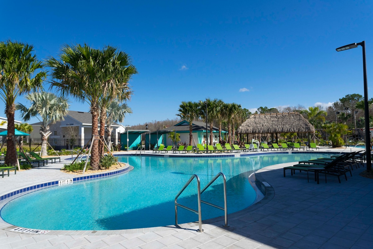 9 MI to Disney w Pool + Arcade + FREE Waterpark