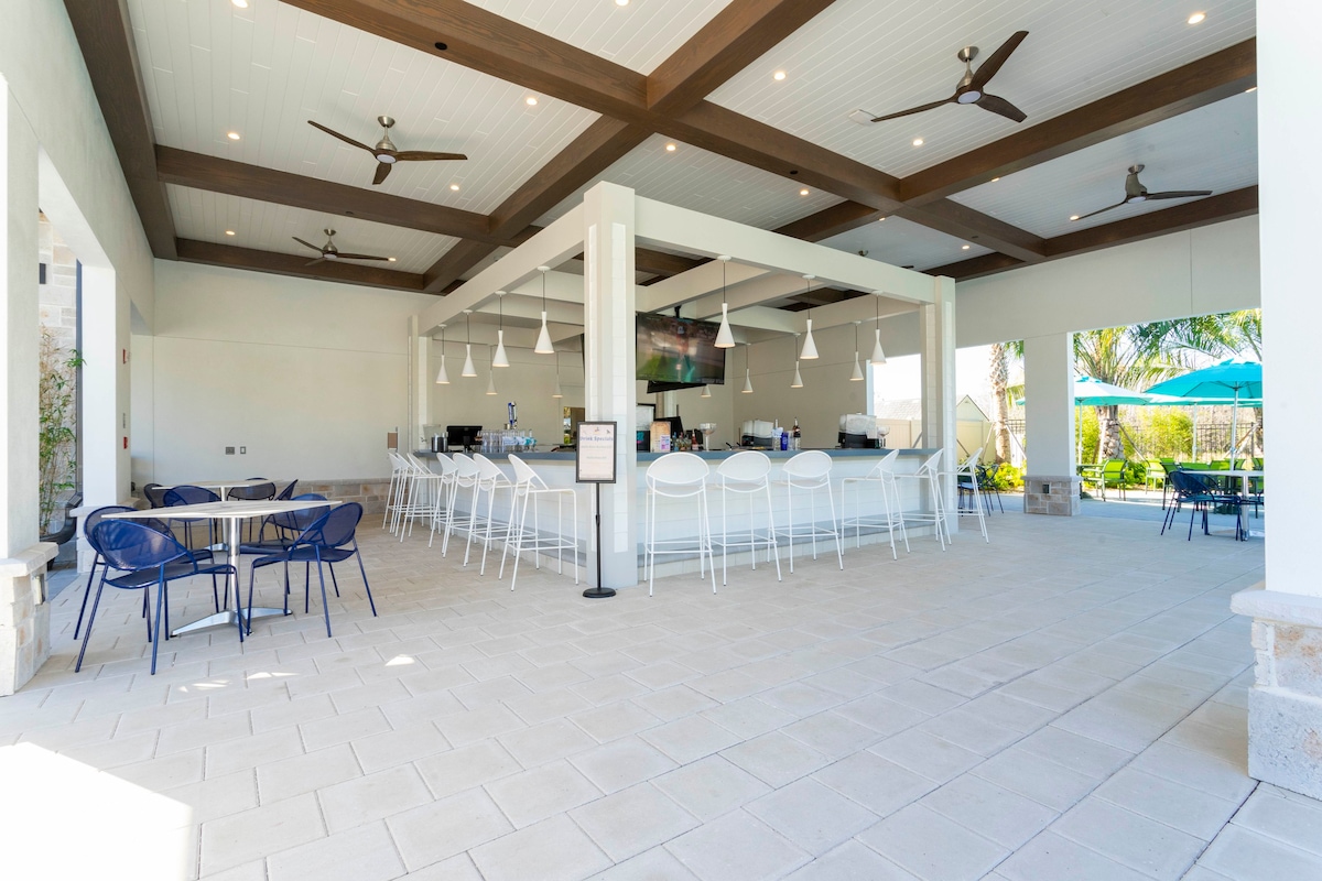 9 MI to Disney w Pool + Arcade + FREE Waterpark