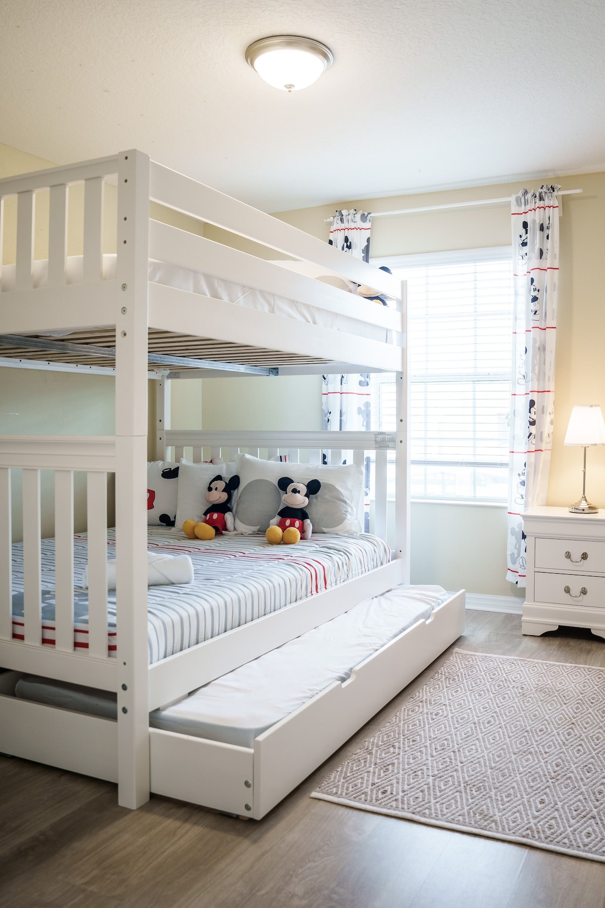 9 min to Disney w/ Pool + Arcade + FREE Waterpark