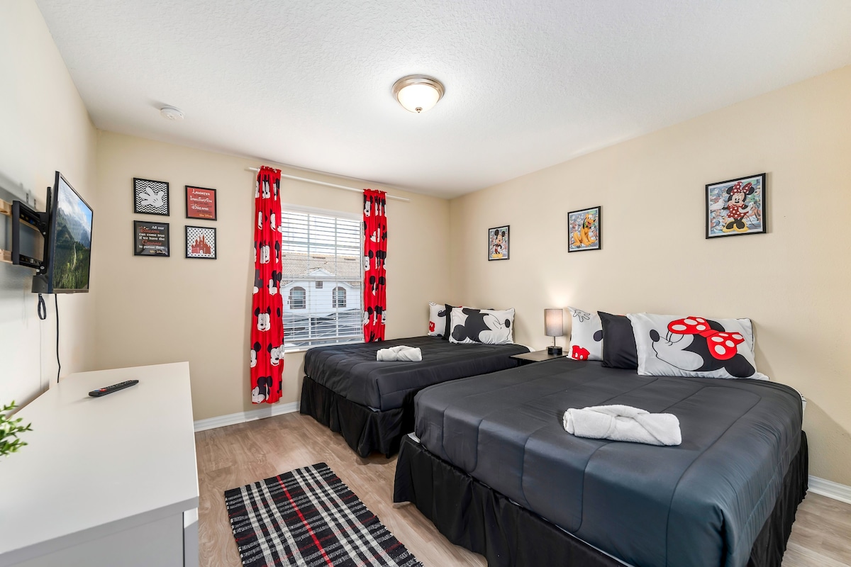 9 min to Disney w/ Pool + Arcade + FREE Waterpark