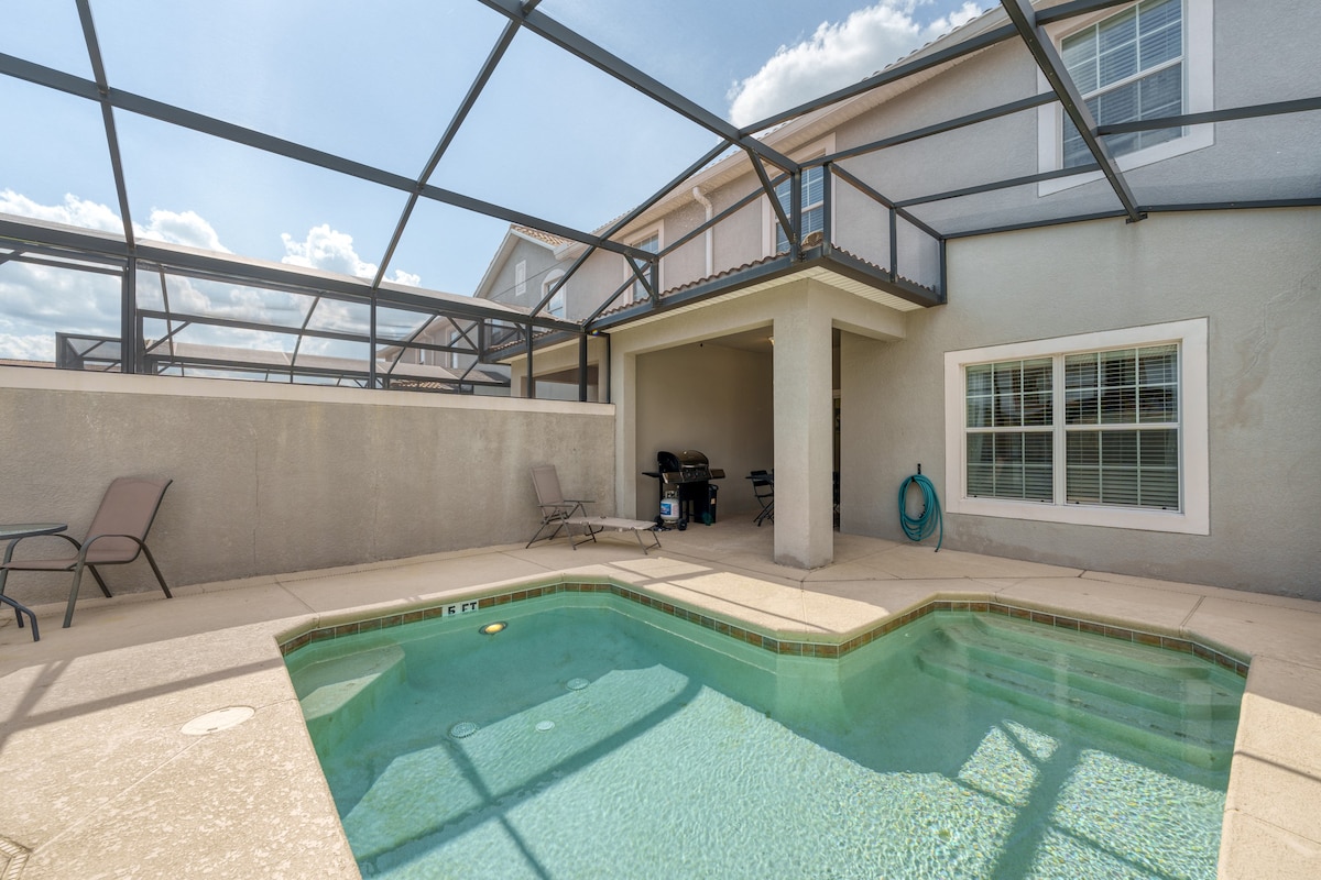 9 min to Disney w/ Pool + Arcade + FREE Waterpark