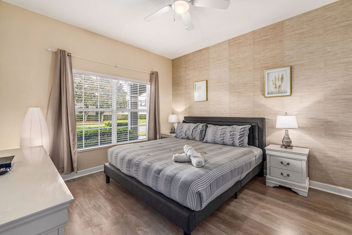 9 min to Disney w/ Pool + Arcade + FREE Waterpark