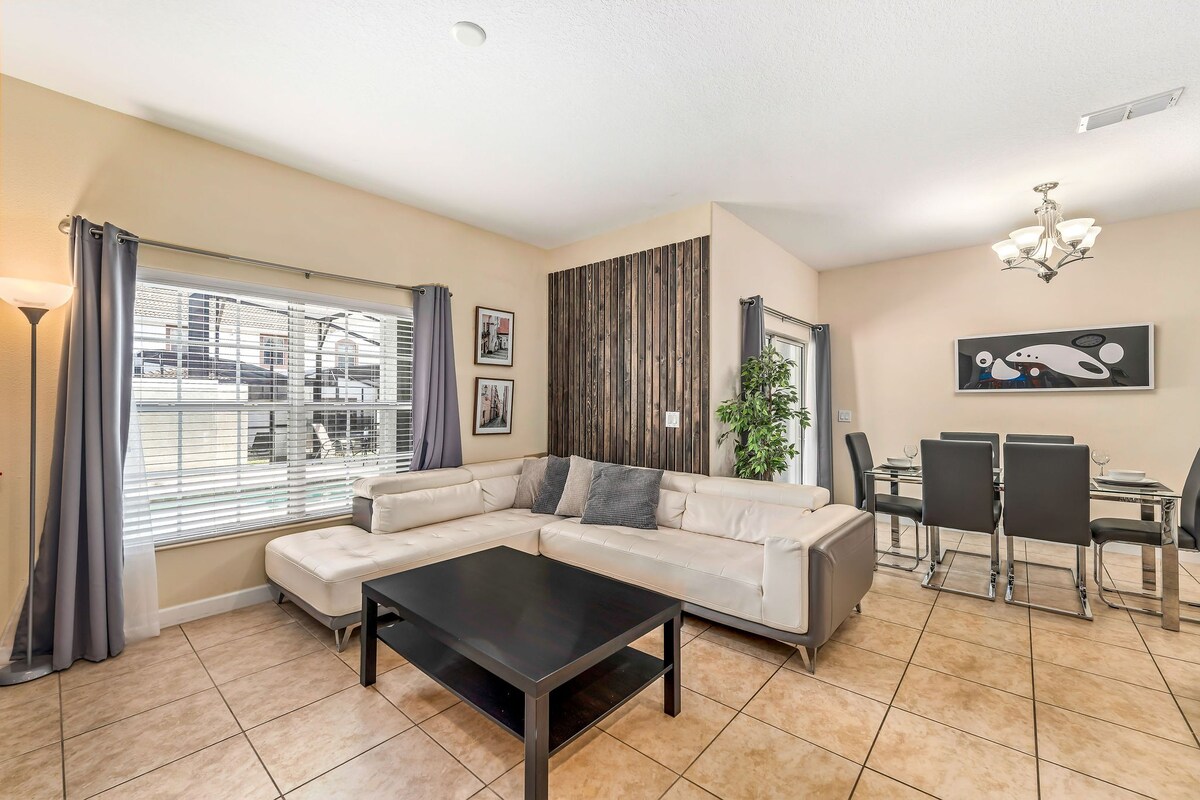 9 min to Disney w/ Pool + Arcade + FREE Waterpark