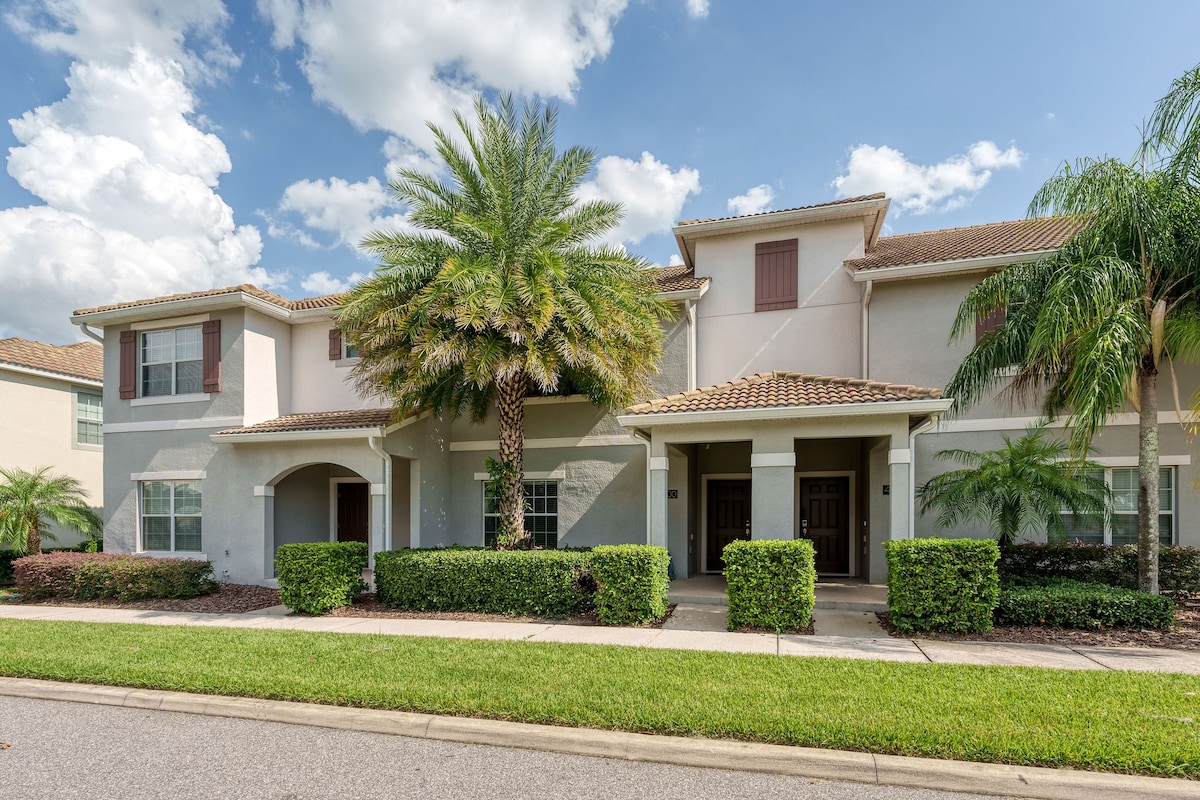 9 min to Disney w/ Pool + Arcade + FREE Waterpark