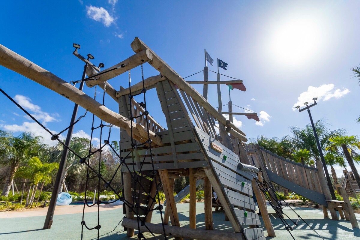 9 min to Disney w/ Pool + Arcade + FREE Waterpark